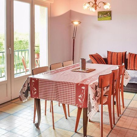 Holiday Home In Montsernelle Lithaire Zewnętrze zdjęcie