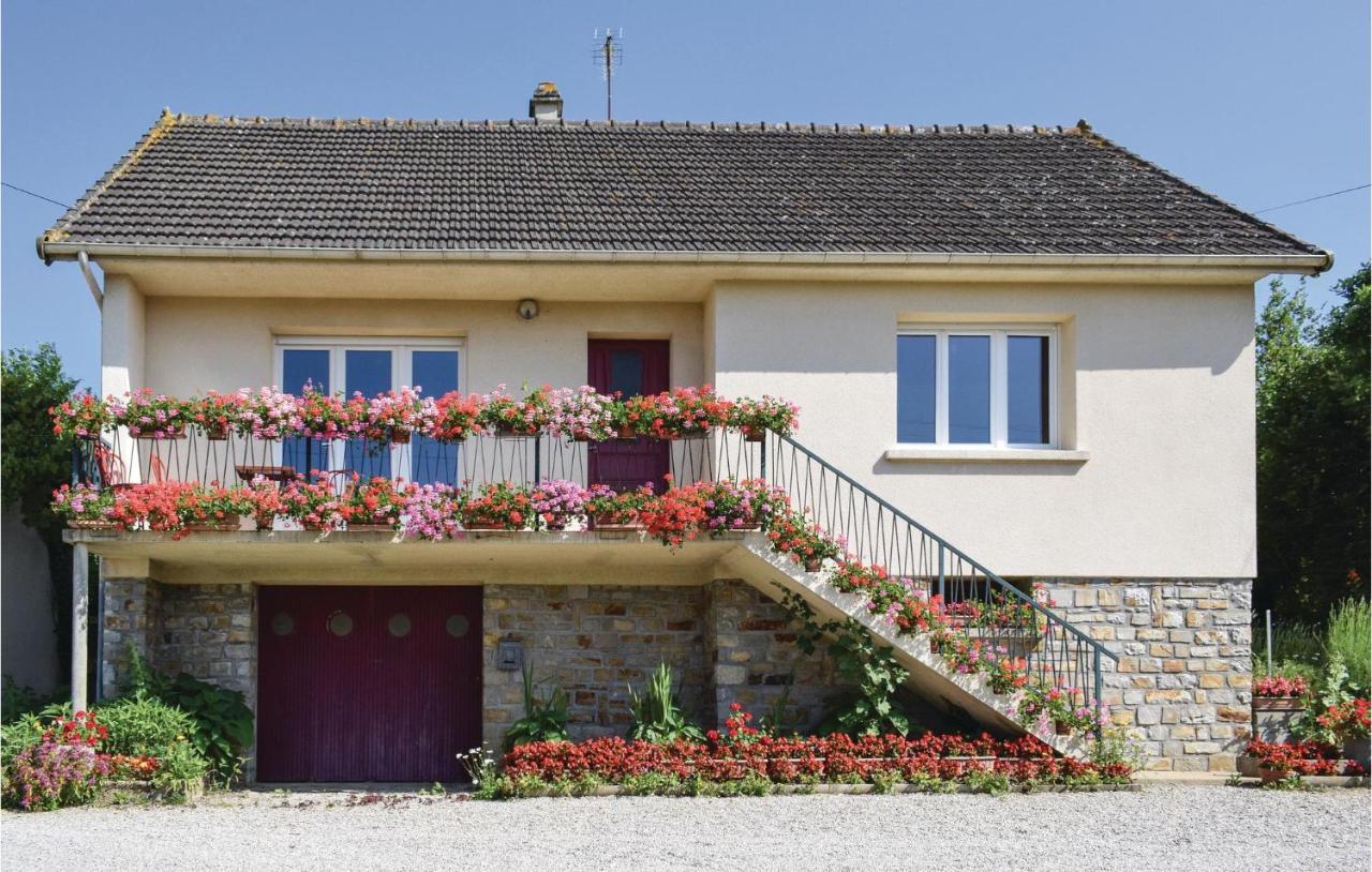 Holiday Home In Montsernelle Lithaire Zewnętrze zdjęcie