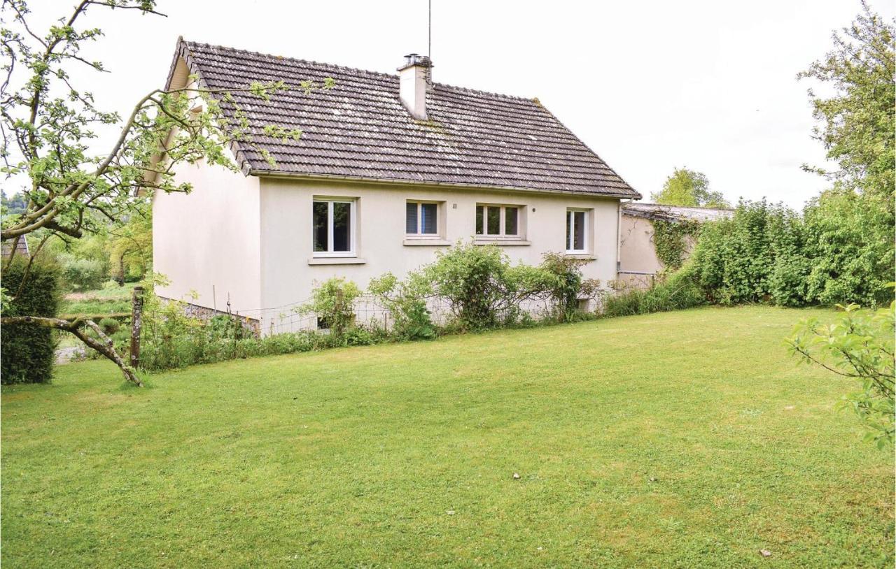Holiday Home In Montsernelle Lithaire Zewnętrze zdjęcie