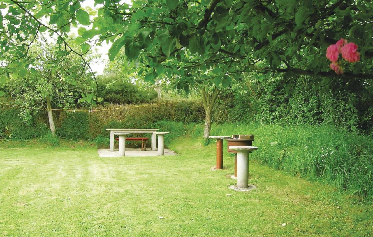 Holiday Home In Montsernelle Lithaire Zewnętrze zdjęcie